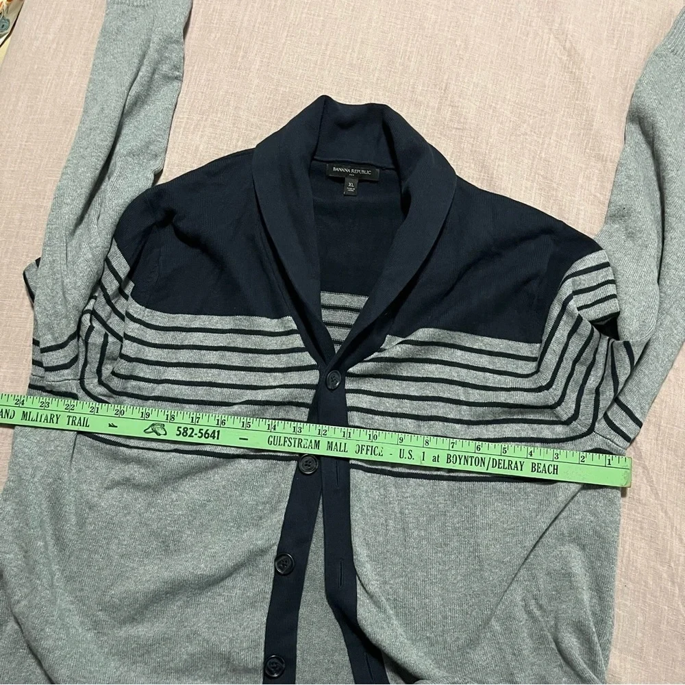 Banana Republic Men's Cardigan in Navy and Gray Stripes Size XL Grandpa Sweater